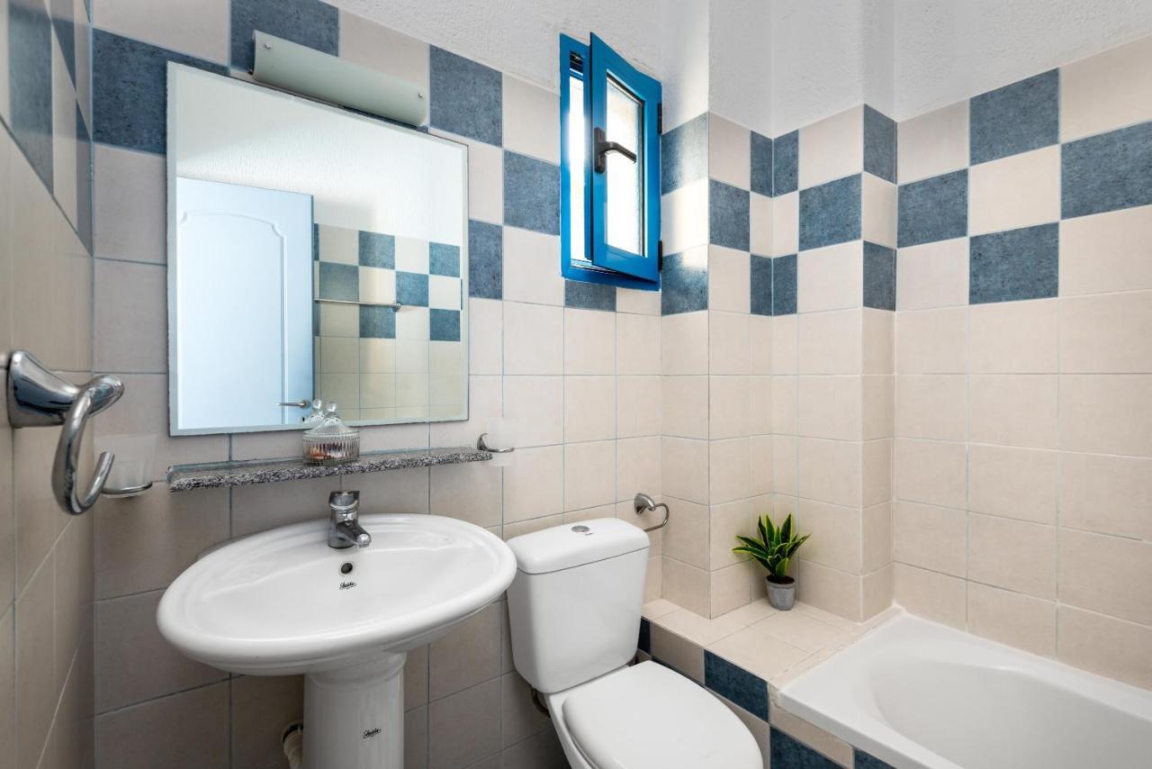 Agnanti Beach Apartments อาร์คานเยโลส ภายนอก รูปภาพ