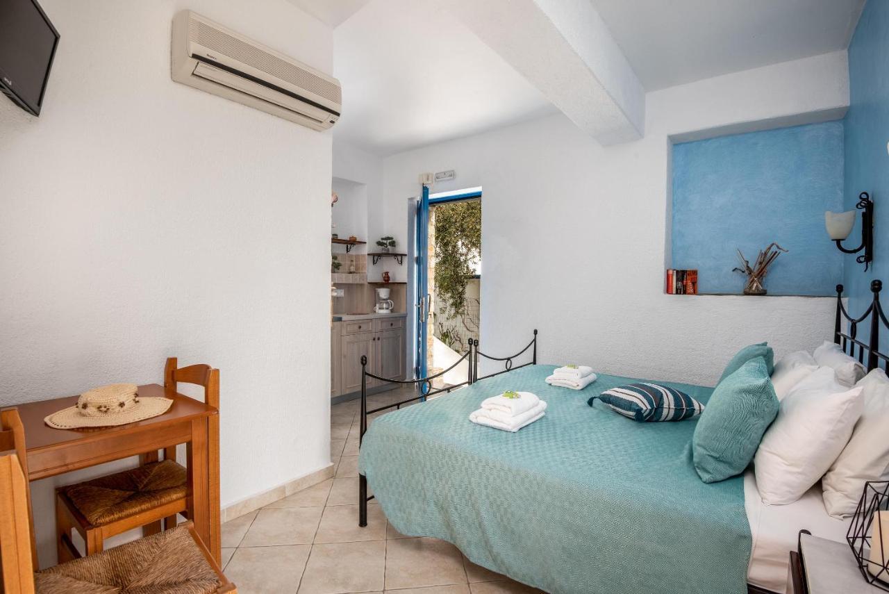 Agnanti Beach Apartments อาร์คานเยโลส ภายนอก รูปภาพ