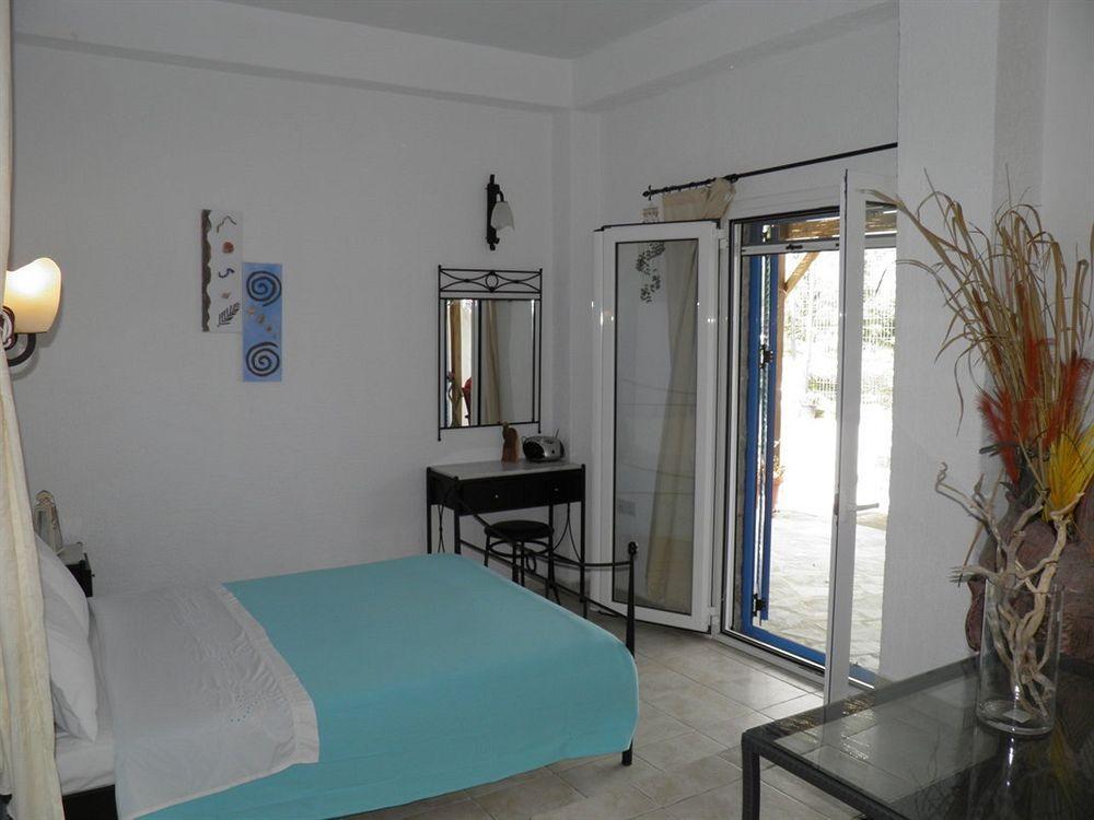 Agnanti Beach Apartments อาร์คานเยโลส ภายนอก รูปภาพ